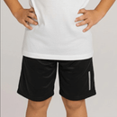 Menino usando bermuda infantil no tecido chumpa