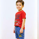 Menino usando bermuda moletinho e camisa de algodão