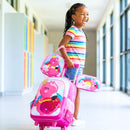 Kit mochila escolar infantil feminina tema flamingo rosa com lancheira e estojo combinando.