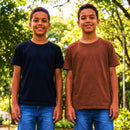 Kit camisetas de algodão para meninos: cores neutras preto e Marrom