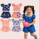 Top infantil com decote quadrado e alças com acabamento fluido.