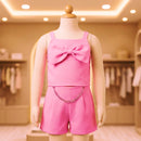 manequim usando conjunto de laço na cor rosa dentro das lojasnany