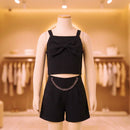 Short infantil com modelagem soltinha nas pernas e cintura marcada