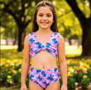 menina com biquini infantil moda verão fazendo ensaio fotográfico para lojasnany