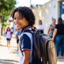 mochila escolar infantil resistente para uso diário em ambiente educacional
